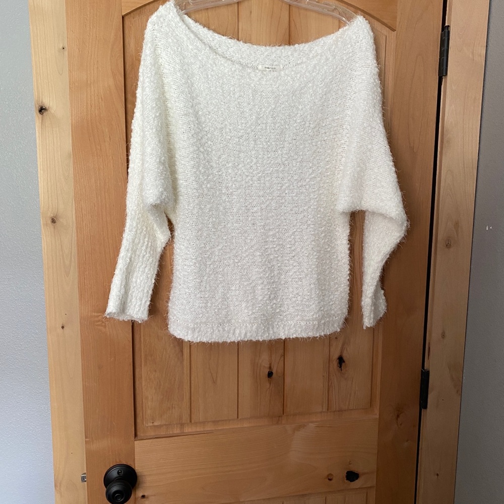 Maurices white sweater size M never worn